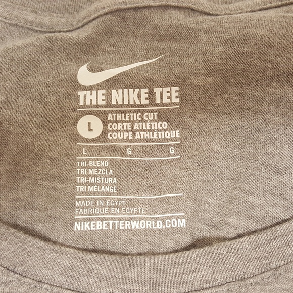Women's Nike tee - Picture 3 of 5